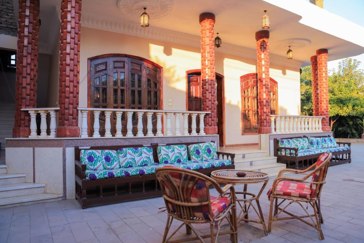Tomorrow Land Villa Luxor Bagian luar foto